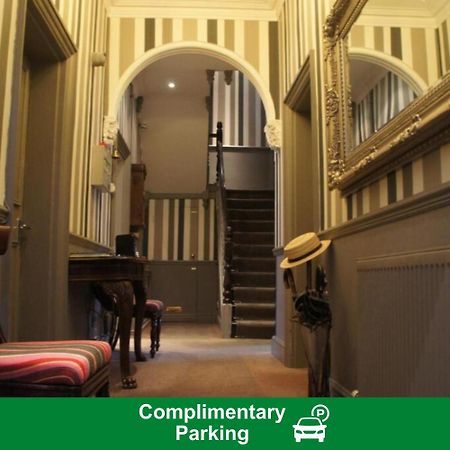 Burlington House Boutique Bed & Breakfast Oxford Luaran gambar The entrance to the theatre