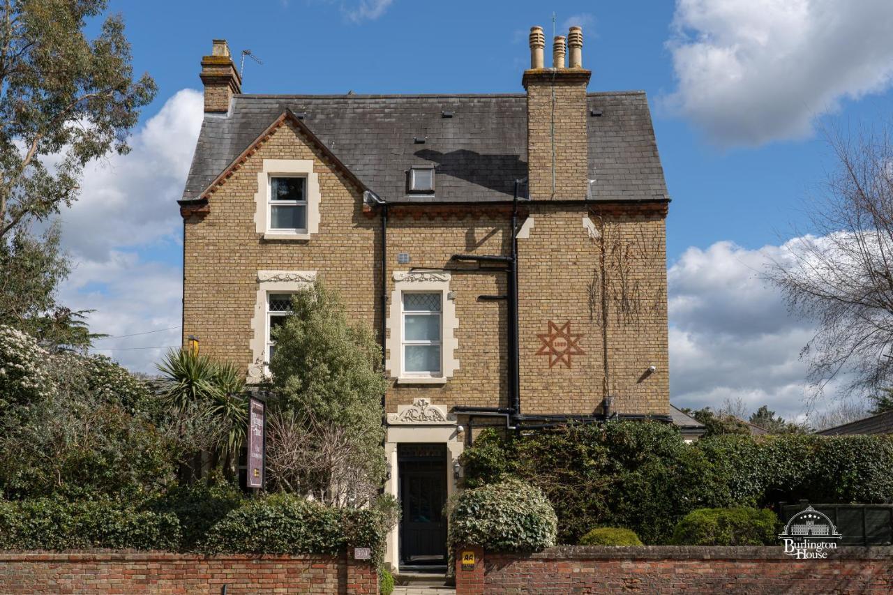 Burlington House Boutique Bed & Breakfast Oxford Luaran gambar The former station building