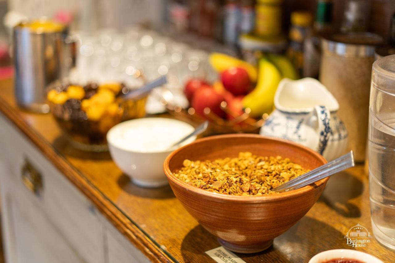 Burlington House Boutique Bed & Breakfast Oxford Luaran gambar Breakfast buffet at the hotel