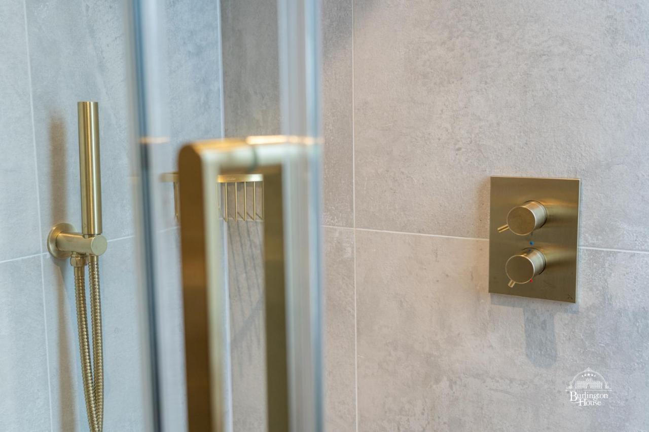 Burlington House Boutique Bed & Breakfast Oxford Luaran gambar A shower mixer