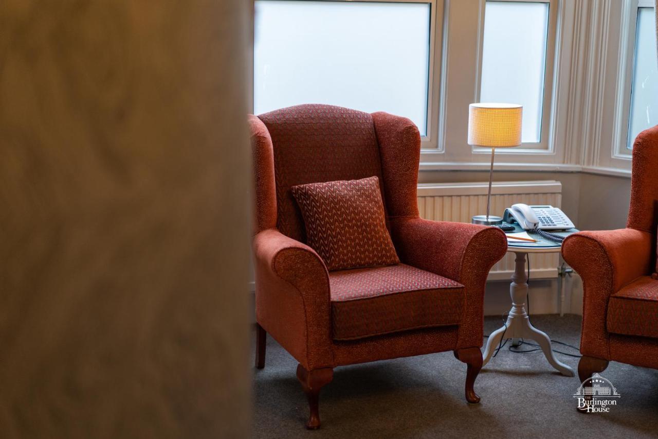 Burlington House Boutique Bed & Breakfast Oxford Luaran gambar A wing chair